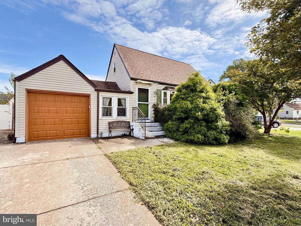 17 BERGEN AVE, BELLMAWR, NJ 08031 — exterior