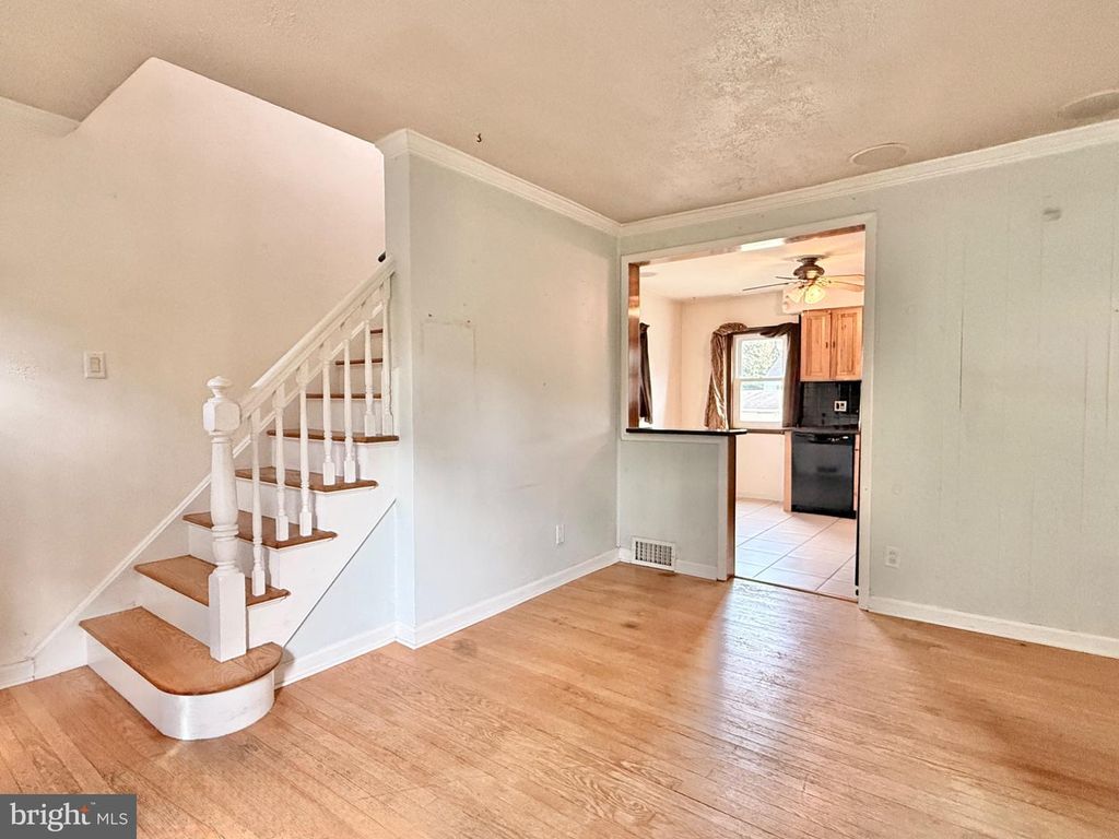17 BERGEN AVE, BELLMAWR, NJ 08031 — photo 2