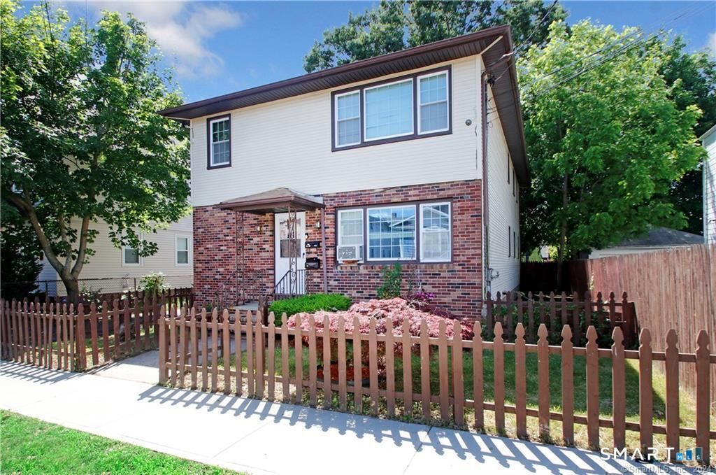 80 Dix Street, Hamden, CT 06514