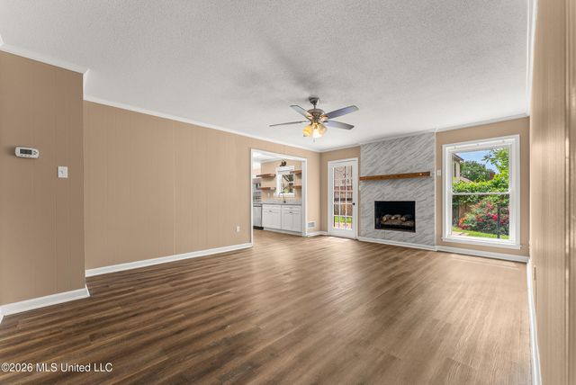 8196 Farmington Drive, Southaven, MS 38671
