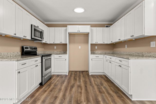 8196 Farmington Drive, Southaven, MS 38671
