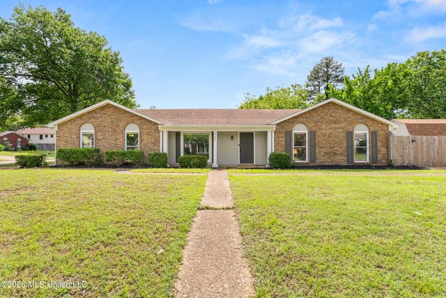8196 Farmington Drive, Southaven, MS 38671
