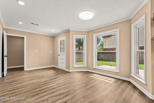 8196 Farmington Drive, Southaven, MS 38671