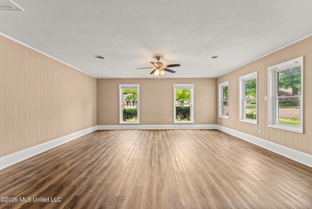 8196 Farmington Drive, Southaven, MS 38671