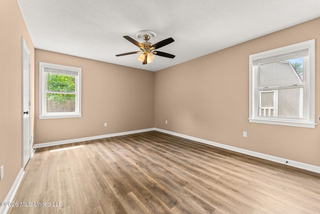 8196 Farmington Drive, Southaven, MS 38671