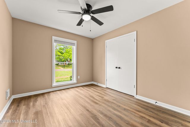8196 Farmington Drive, Southaven, MS 38671