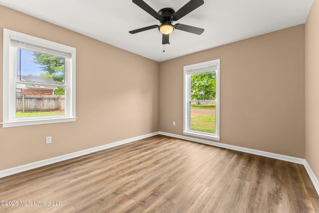 8196 Farmington Drive, Southaven, MS 38671