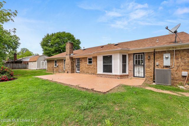 8196 Farmington Drive, Southaven, MS 38671