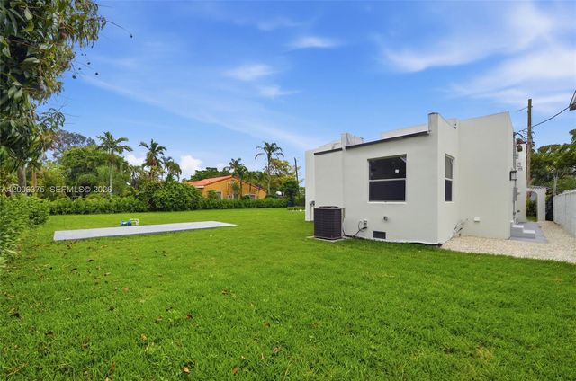5735 SW 12th Street, West Miami, FL 33144
