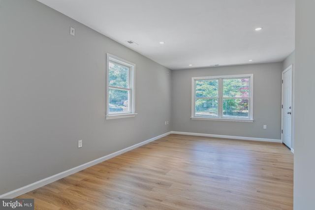 313 PRIVATEER RD, Manahawkin, NJ 08050