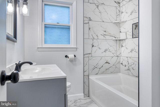 313 PRIVATEER RD, Manahawkin, NJ 08050