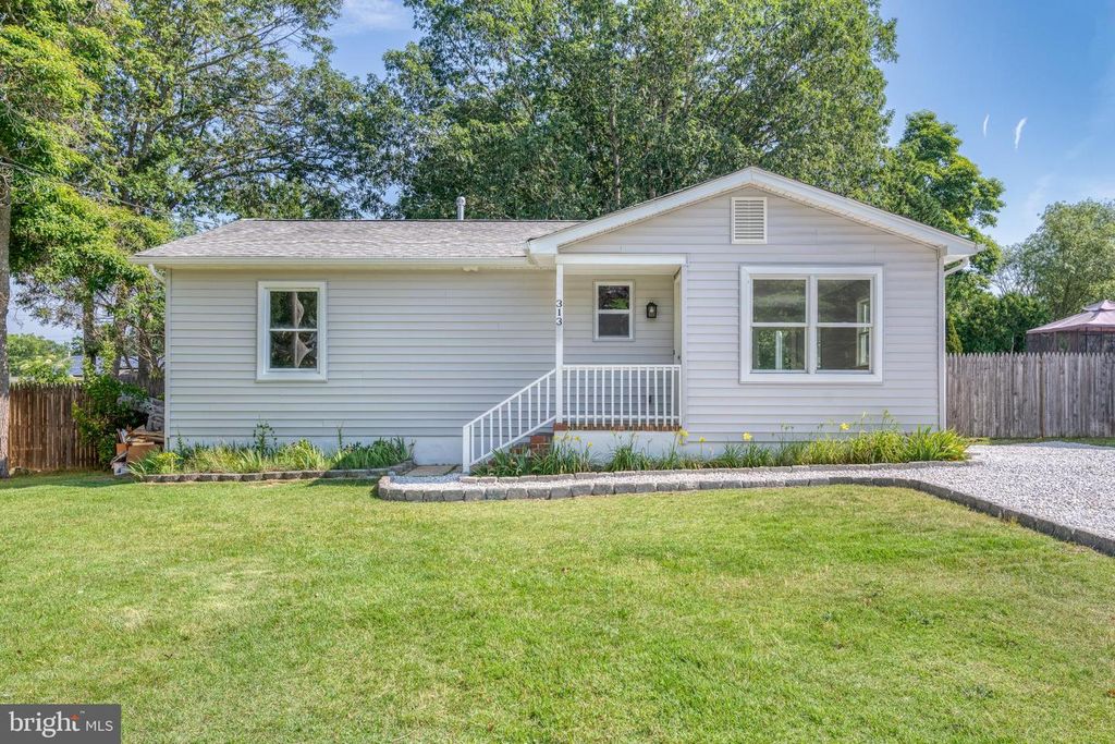 313 PRIVATEER RD, Manahawkin, NJ 08050