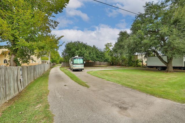 3422 Longhorn Drive, Houston, TX 77084