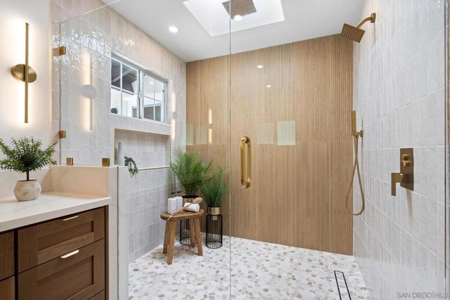 4242 Avenida Gregory, Spring Valley, CA 91977