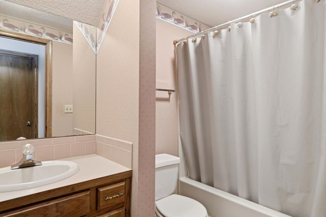 1310 N Prescott St, Wichita, KS 67212