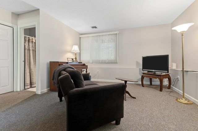 305 Salem St 312, Woburn, MA 01801