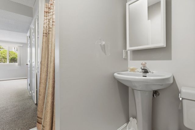 305 Salem St 312, Woburn, MA 01801