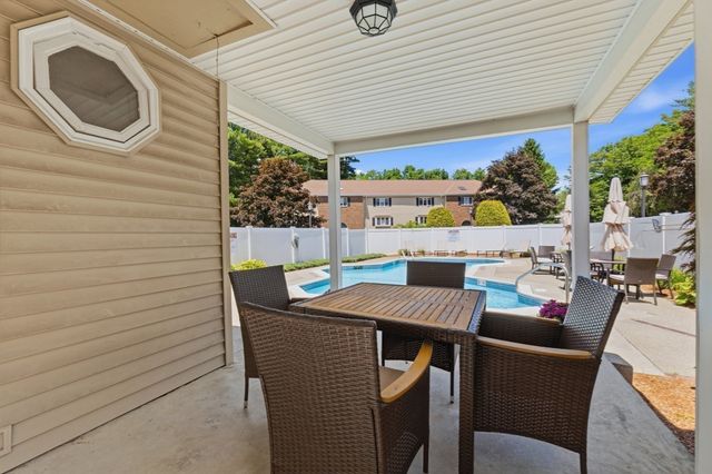 305 Salem St 312, Woburn, MA 01801
