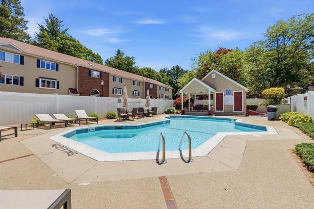 305 Salem St 312, Woburn, MA 01801