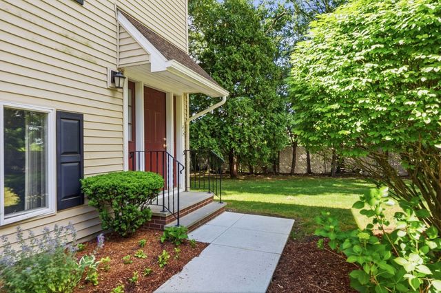 305 Salem St 312, Woburn, MA 01801