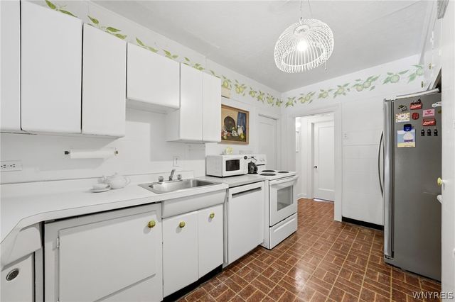 27 Winston Road, Buffalo, NY 14216