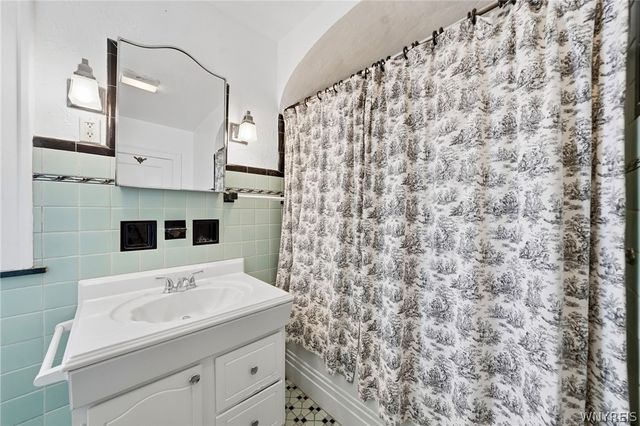 27 Winston Road, Buffalo, NY 14216