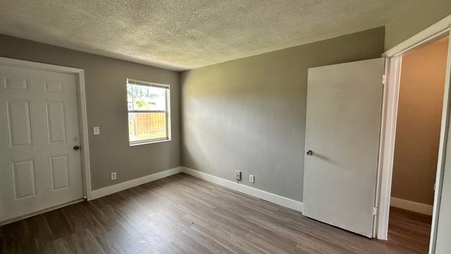 105 NE 6th Avenue, Boynton Beach, FL 33435