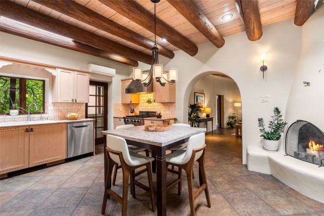 1826 Sun Mountain Drive, Santa Fe, NM 87505