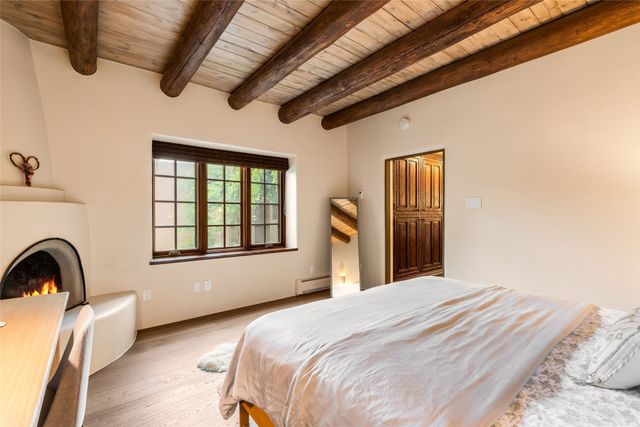 1826 Sun Mountain Drive, Santa Fe, NM 87505