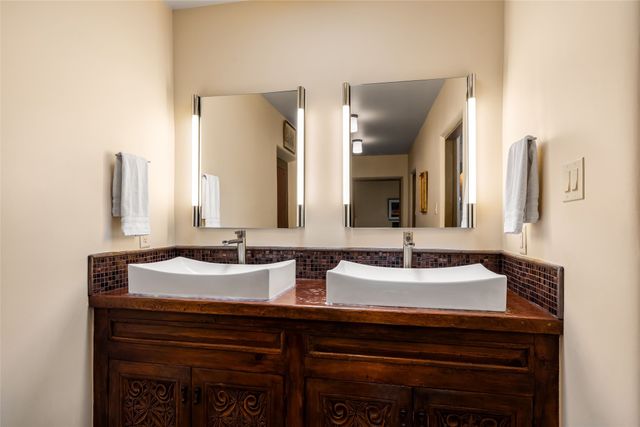 1826 Sun Mountain Drive, Santa Fe, NM 87505