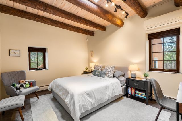 1826 Sun Mountain Drive, Santa Fe, NM 87505