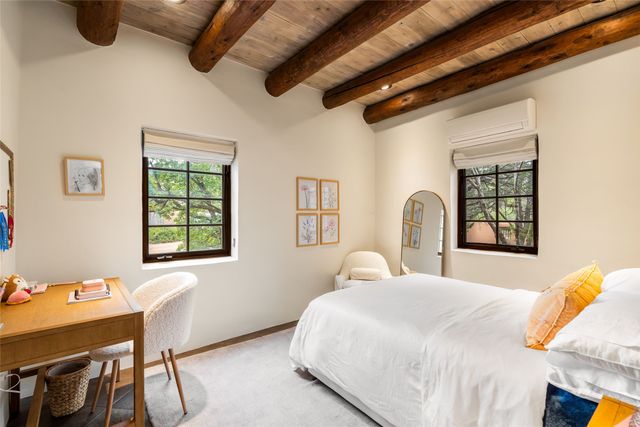 1826 Sun Mountain Drive, Santa Fe, NM 87505