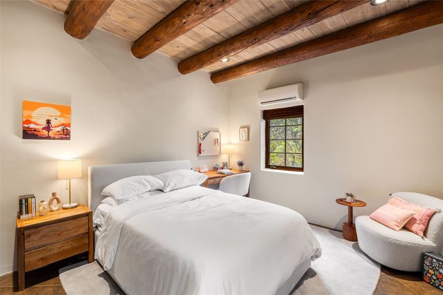 1826 Sun Mountain Drive, Santa Fe, NM 87505