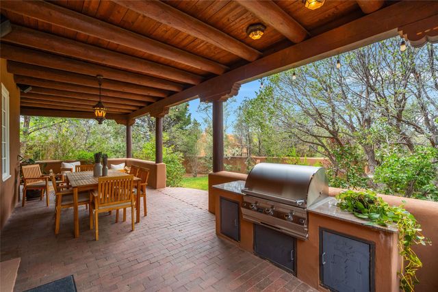1826 Sun Mountain Drive, Santa Fe, NM 87505