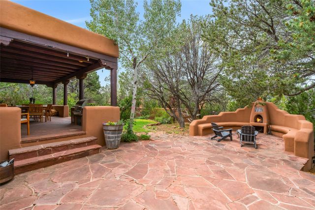 1826 Sun Mountain Drive, Santa Fe, NM 87505