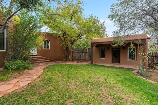 1826 Sun Mountain Drive, Santa Fe, NM 87505