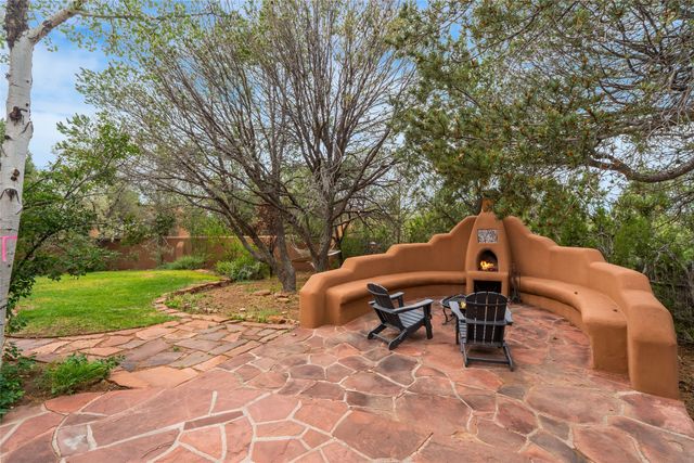 1826 Sun Mountain Drive, Santa Fe, NM 87505
