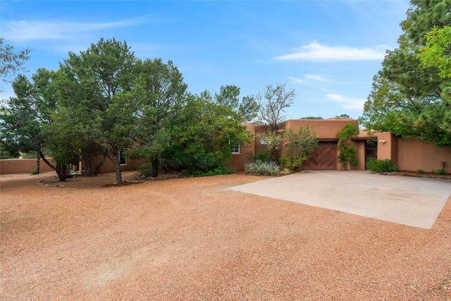 1826 Sun Mountain Drive, Santa Fe, NM 87505