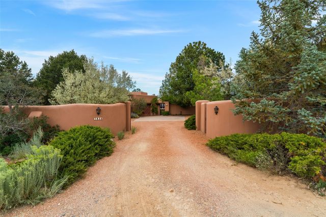1826 Sun Mountain Drive, Santa Fe, NM 87505