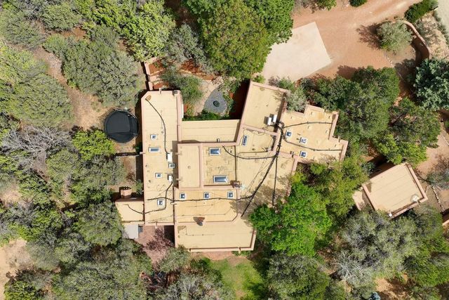 1826 Sun Mountain Drive, Santa Fe, NM 87505