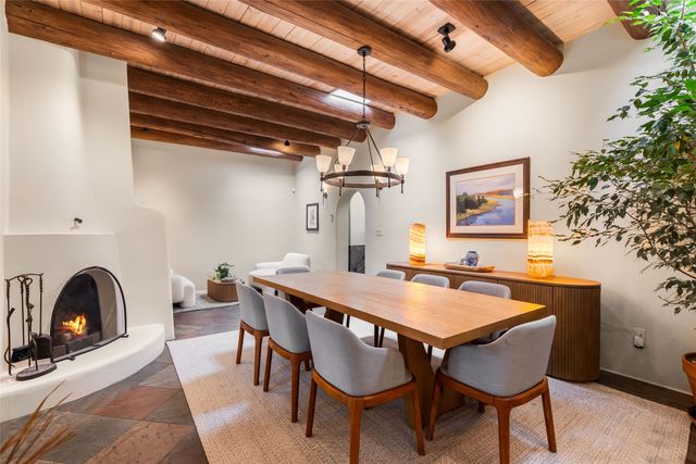 1826 Sun Mountain Drive, Santa Fe, NM 87505