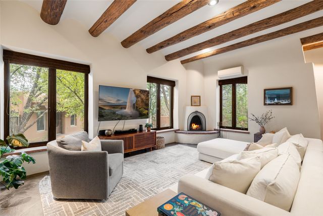 1826 Sun Mountain Drive, Santa Fe, NM 87505
