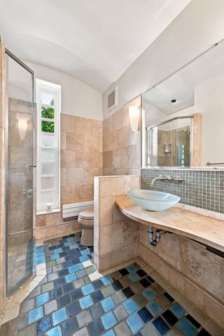 68 Gardner Rd, Nahant, MA 01908