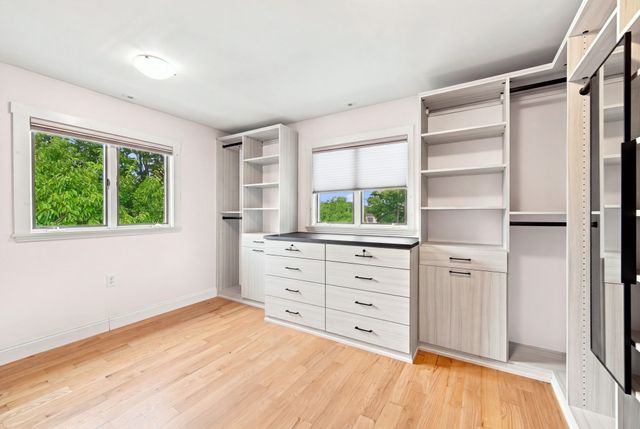 68 Gardner Rd, Nahant, MA 01908