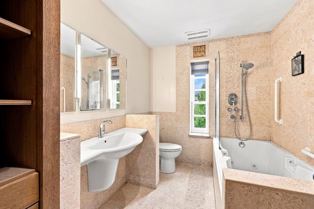 68 Gardner Rd, Nahant, MA 01908