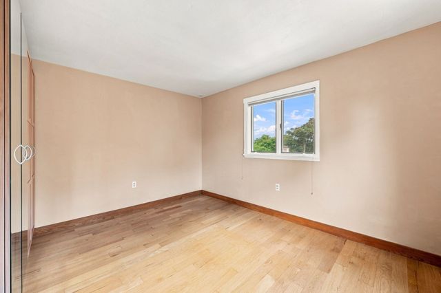 68 Gardner Rd, Nahant, MA 01908