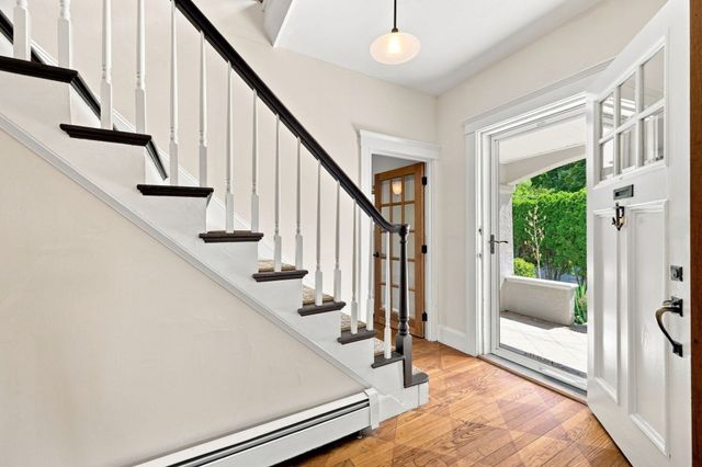 68 Gardner Rd, Nahant, MA 01908