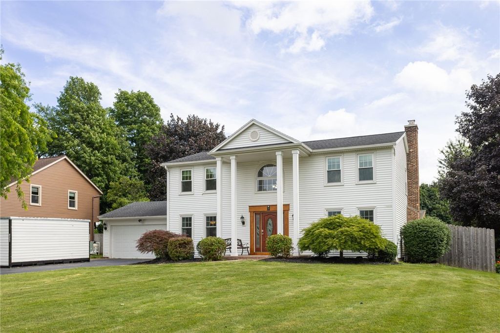 26 Kilkenny Ct, Perinton, NY 14450