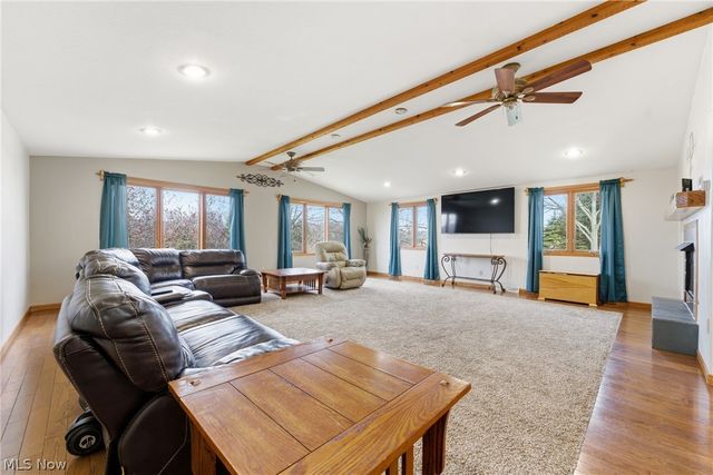 901 N Marion Avenue, Louisville, OH 44641