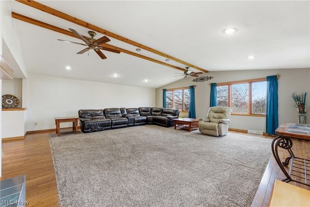 901 N Marion Avenue, Louisville, OH 44641